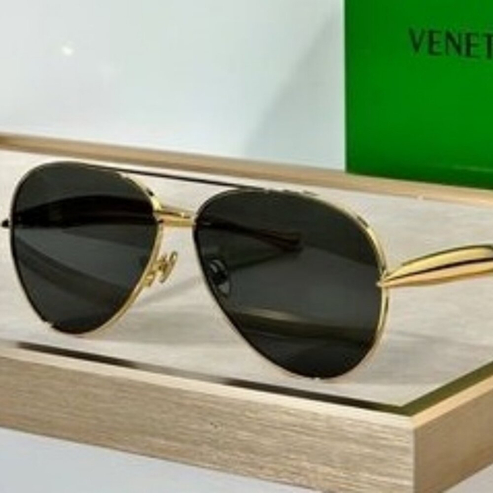 Bottega Venetia Gold Frame Aviator with Durable Construction